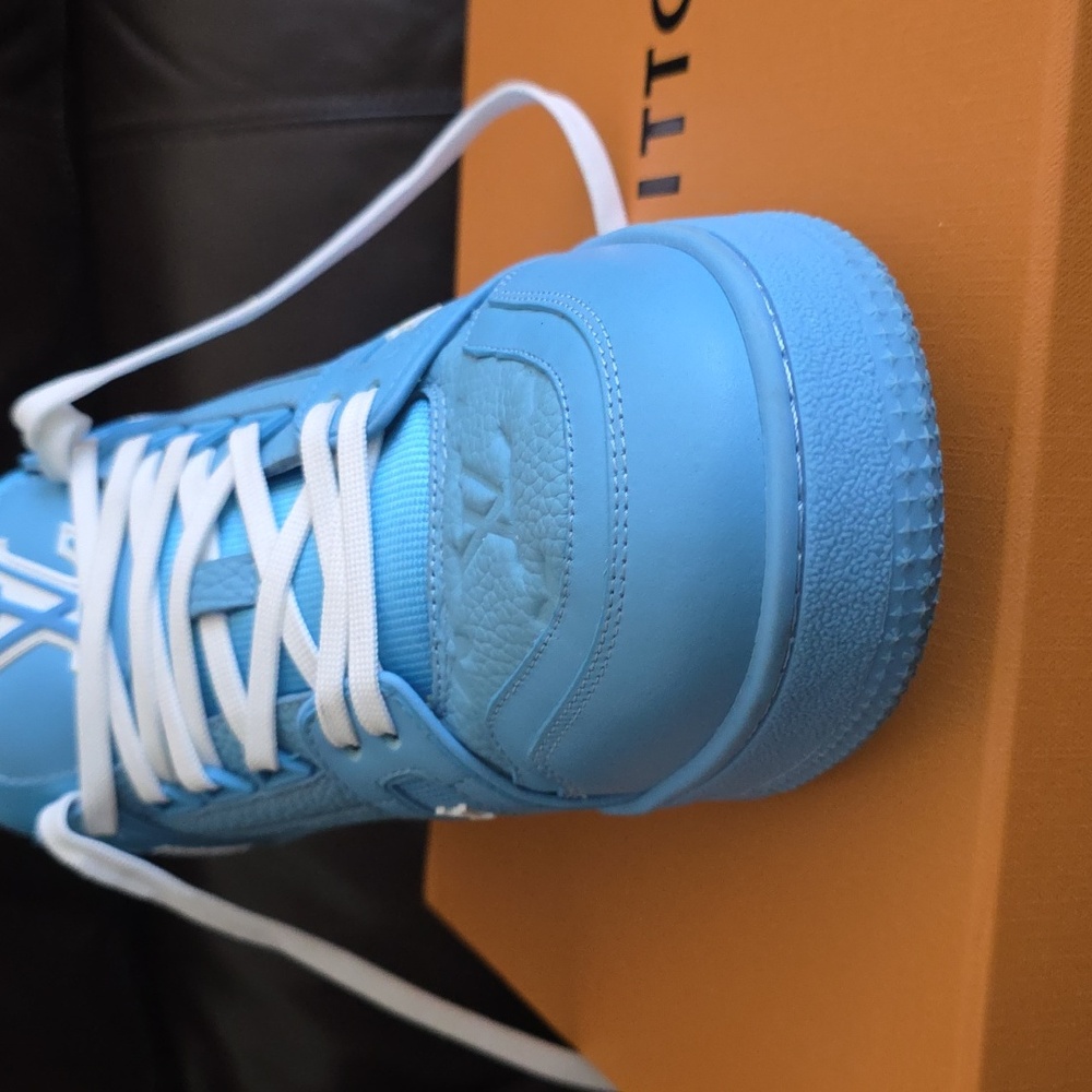 Louis Vuitton Light Blue Sneakers with White Accents - Picture 3 of 4